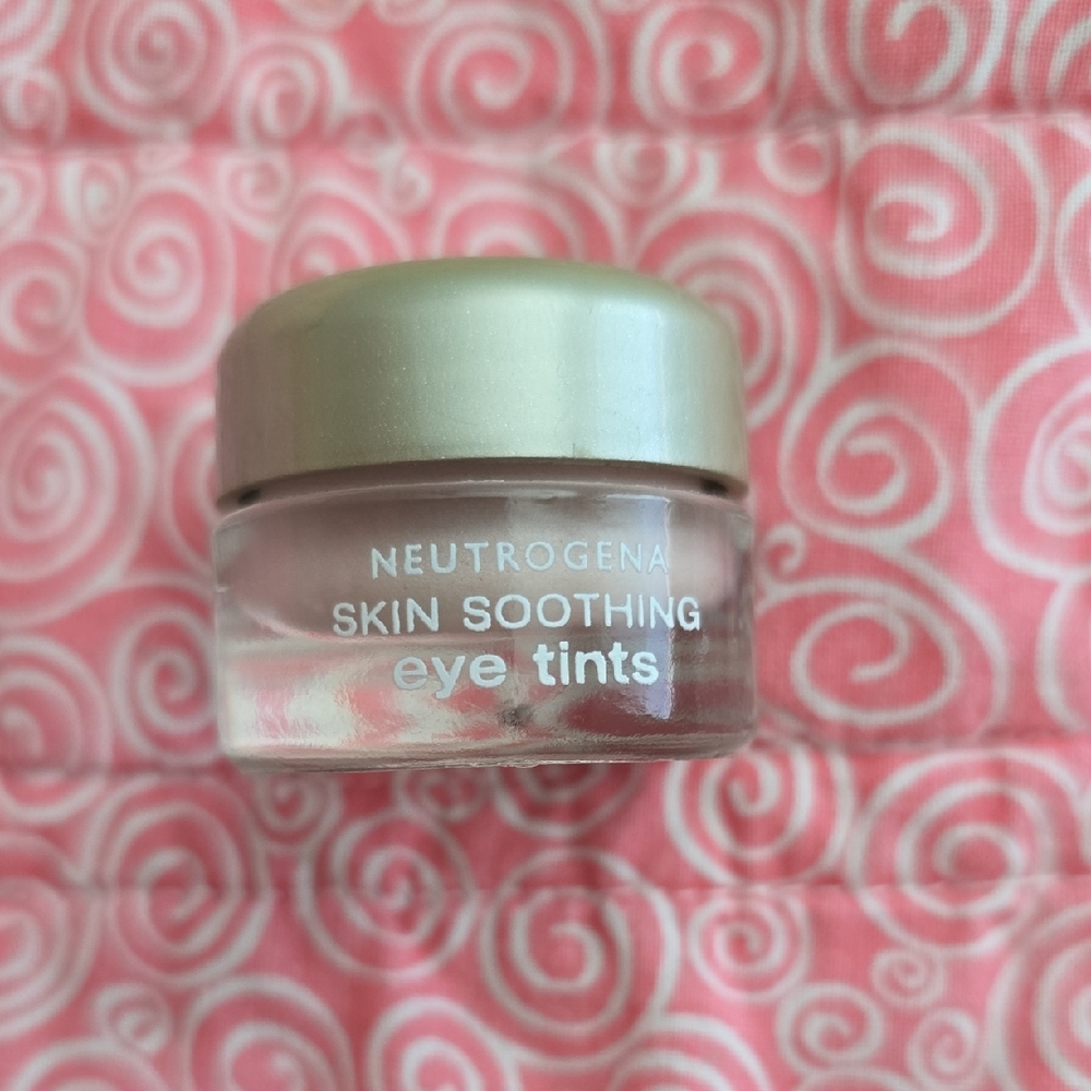 5/23 Neutrogena Skin Soothing Eye Tints